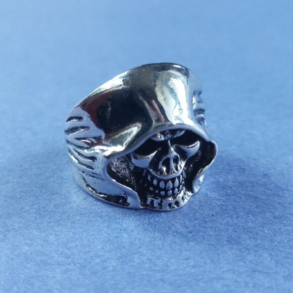 Hooded Smiling Skull Gothic Biker Ring Size 10 - Picture 1 of 4